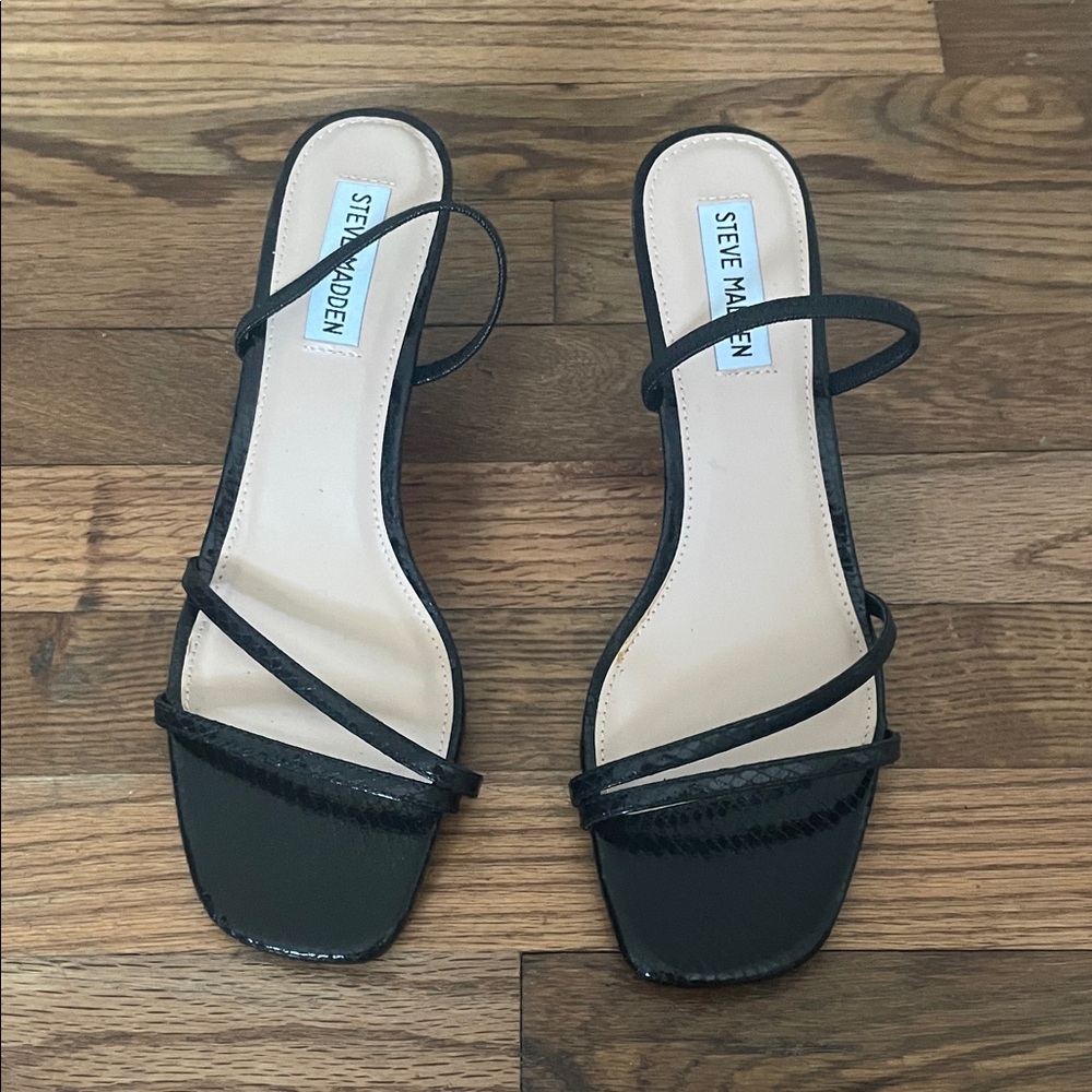 New Steve Madden sandals